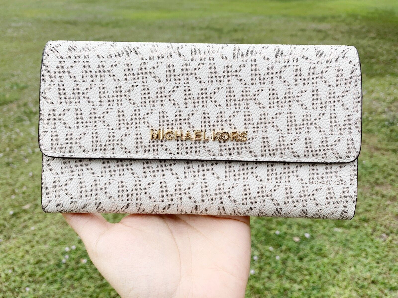 luxury wallet, designer wallet women, Jet Set Travel wallet, MK trifold wallet, Michael Kors wallet.